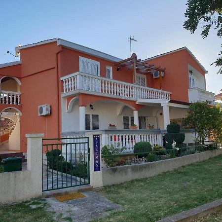 Apartments Martinovic By The Sea Kukljica Exterior foto