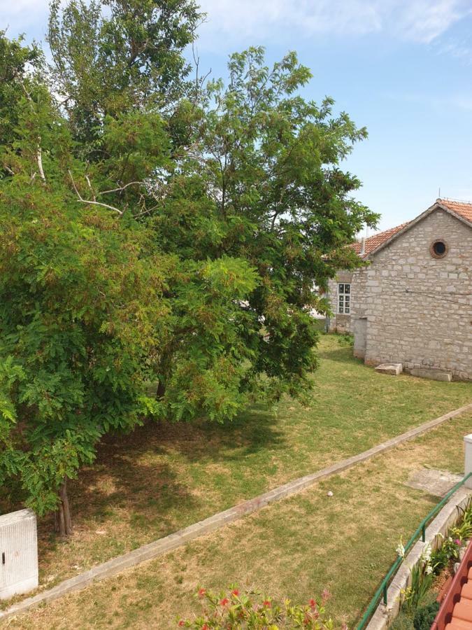 Apartments Martinovic By The Sea Kukljica Exterior foto